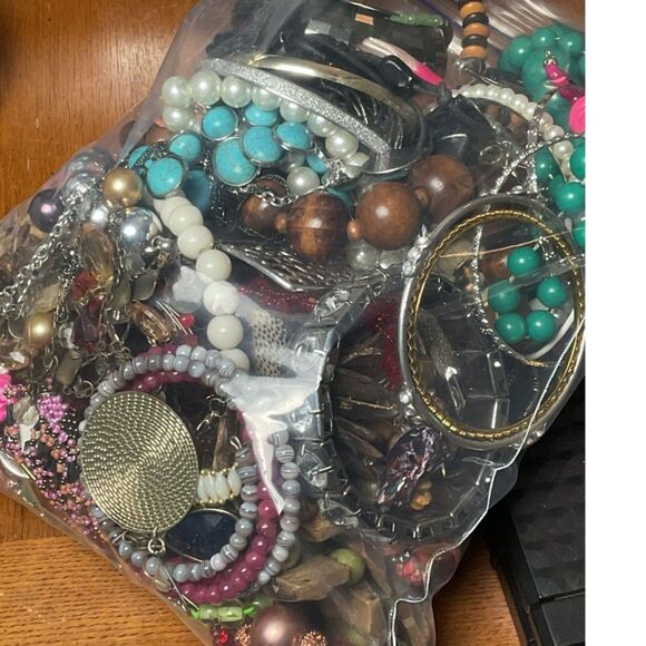 Jewelry Bundle 4-5 Lb Lot - Picture 1 of 2